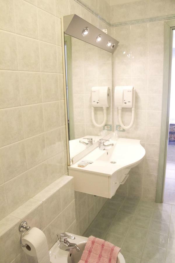 Hotel Casablanca Lazise Bagian luar foto